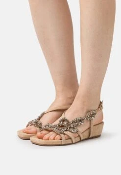 Alma En Pena Sandalen Met Sleehak - Sand