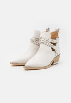 Alma En Pena Enkellaarsjes Met Hoge Hak - White 8 Alma En Pena Enkellaarsjes Met Hoge Hak - White -Alma En Pena Winkel 2b2c96859421486dbe0b3e15eb8c1eea