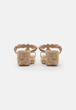 Alma En Pena Sandalen Met Sleehak - Beige 9 Alma En Pena Sandalen Met Sleehak - Beige -Alma En Pena Winkel b515a4cbbd6d4779b7f937298e61c6dd