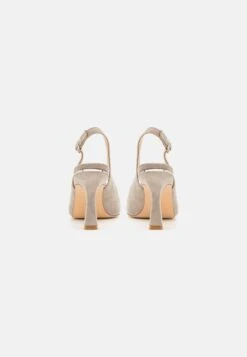 Alma En Pena Klassieke Pumps - Beige 9 Alma En Pena Klassieke Pumps - Beige -Alma En Pena Winkel d9a2c8f487f84855835d8ac0a2f9870a